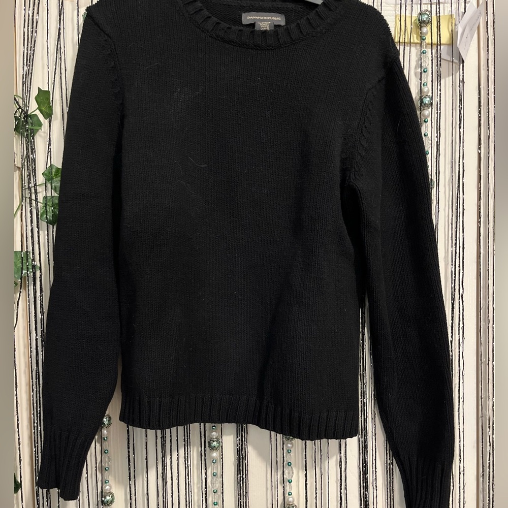 BLACK SWEATER